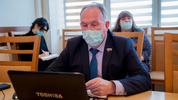 В Брянске на закупку автобусов, ремонты школ, стадионов и парка будет направлено 408 миллионов рублей